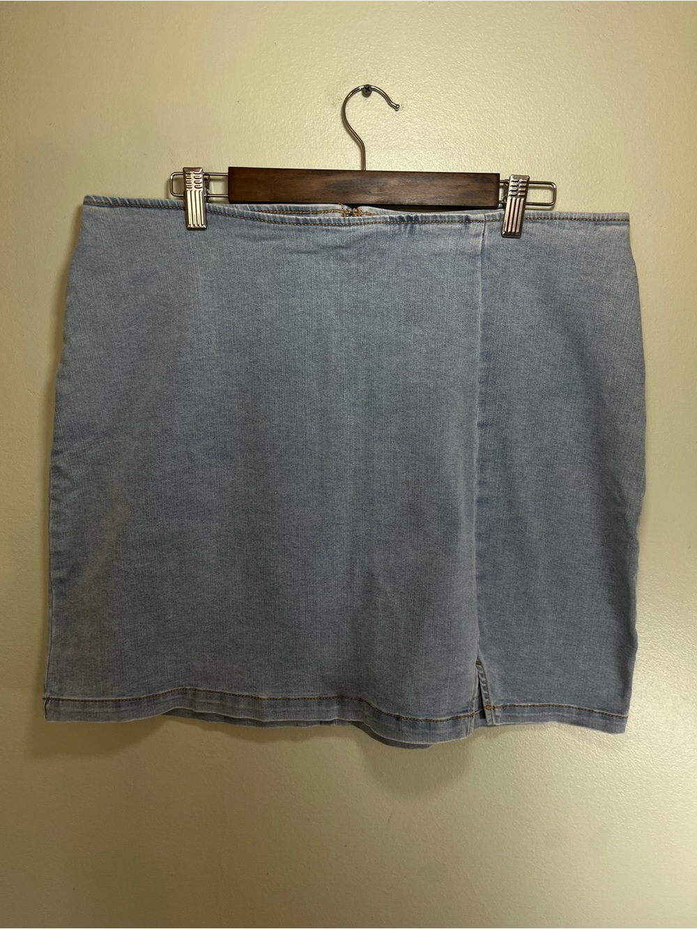 Wild Fable Light Wash Denim Notch Front Mini Skirt  14W _Y2K